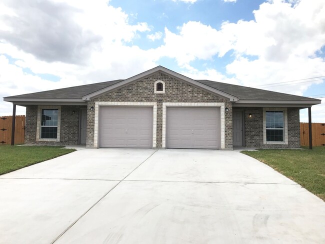 property at 5704 Lariat Ct