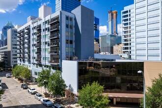 Brazos Place in Austin, TX - Building Photo - Building Photo