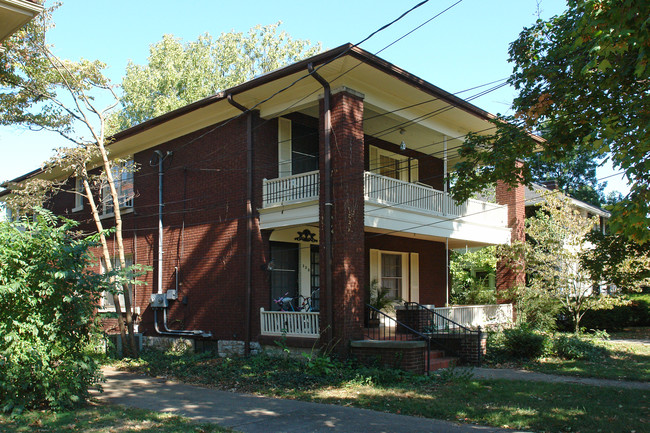 335 Desha Rd in Lexington, KY - Foto de edificio - Building Photo