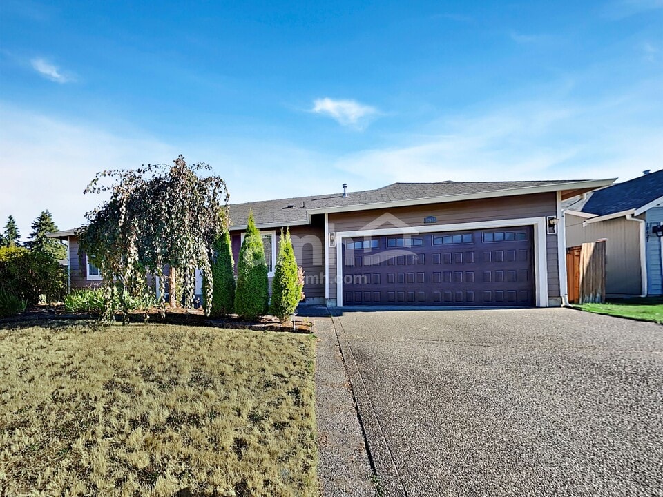 10415 Red Fern Ct SE in Yelm, WA - Building Photo