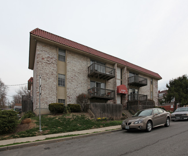 210-214 E 43rd St in Kansas City, MO - Foto de edificio - Building Photo