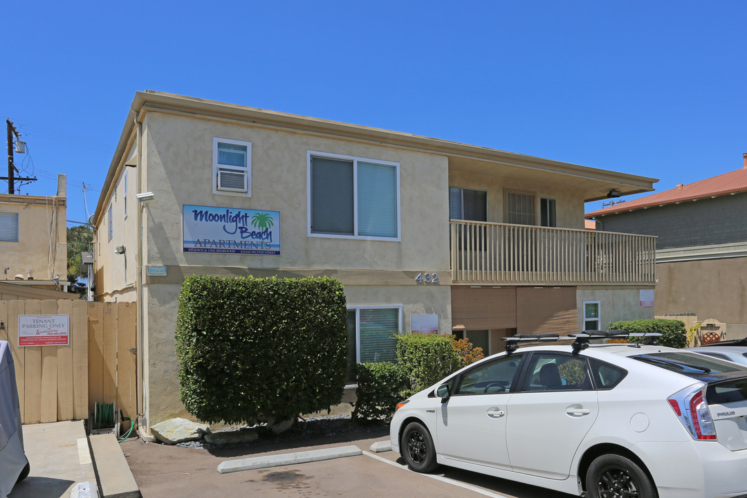 432 2nd St in Encinitas, CA - Foto de edificio