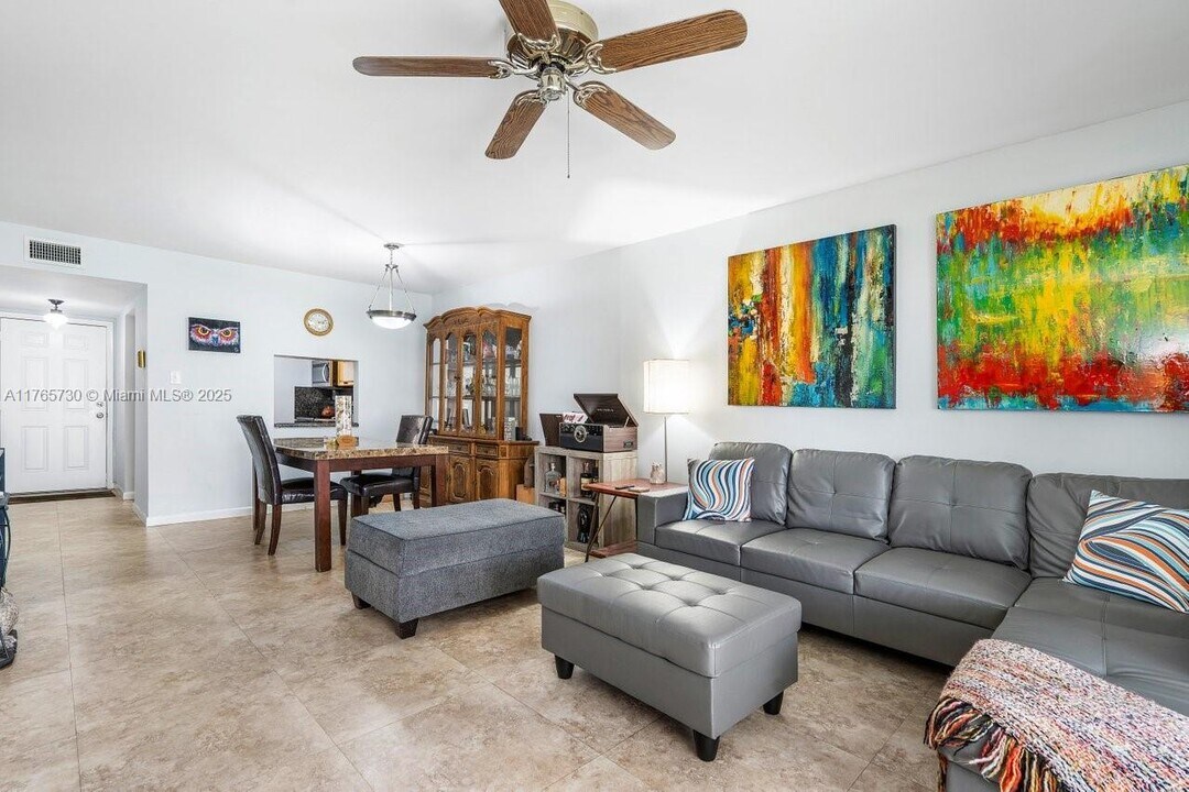 7600 NW 4th Pl in Margate, FL - Building Photo
