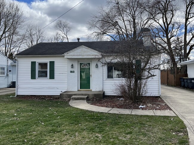 323 W Vinyard St | Rentals in Anderson, IN