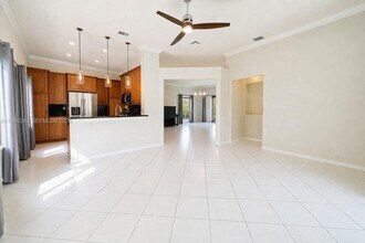 717 Tanglewood Cir in Weston, FL - Building Photo - Building Photo