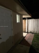20811 NW Miami Pl in Miami, FL - Building Photo - Building Photo