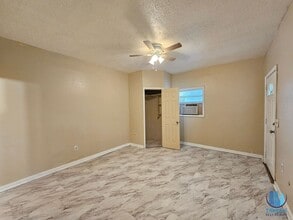 1504 E 99th Ave in Tampa, FL - Building Photo - Building Photo