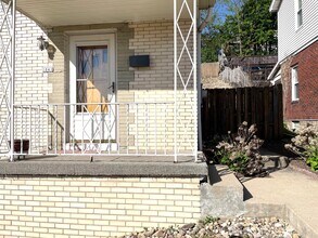 1041 Berkshire Ave in Pittsburgh, PA - Building Photo - Building Photo