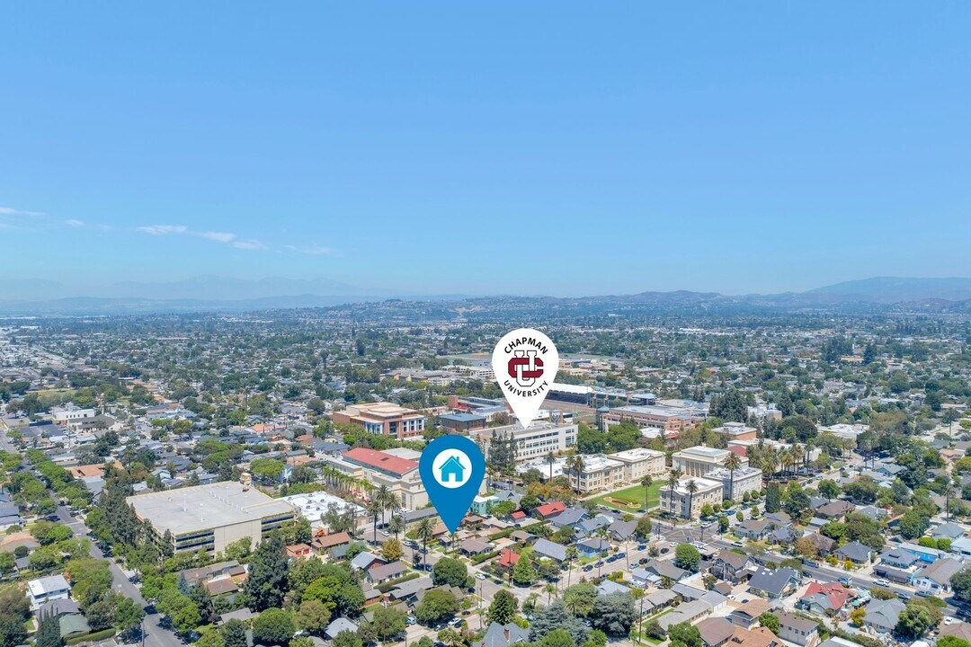 331 N Olive St in Orange, CA - Building Photo