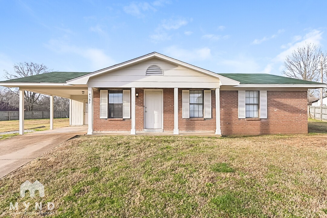 4585 Tacoma Pl in Olive Branch, MS - Building Photo