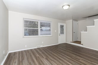 9340 Comstock Dr in Cincinnati, OH - Building Photo - Building Photo