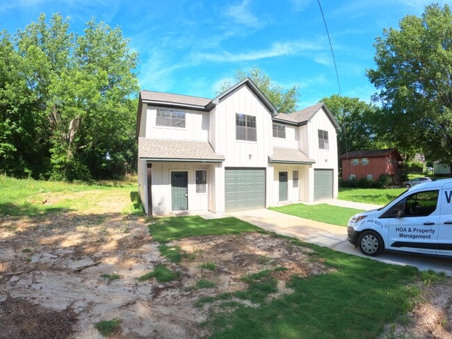 property at 1011 S Somerville St