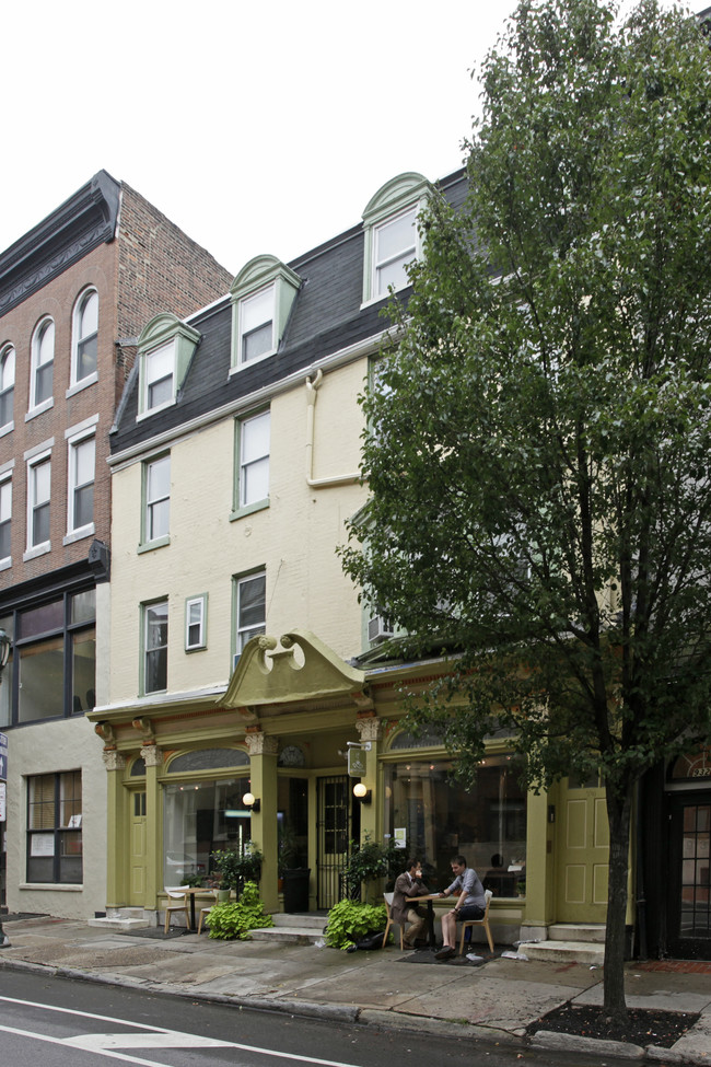 928-930 Pine St in Philadelphia, PA - Foto de edificio - Building Photo