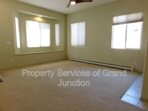 671 Gemstone Way in Grand Junction, CO - Building Photo - Building Photo