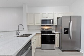 4140 Napoli Lake Dr in Riviera Beach, FL - Building Photo - Building Photo