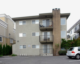 Seaward Condos in Seattle, WA - Building Photo - Building Photo