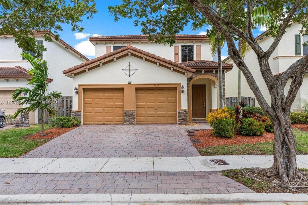 9329 SW 227th Ter in Cutler Bay, FL - Building Photo