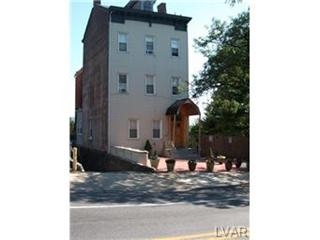 1012 W Walnut St in Allentown, PA - Building Photo