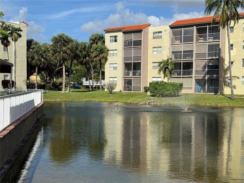 1830 SW 81st Ave in North Lauderdale, FL - Building Photo