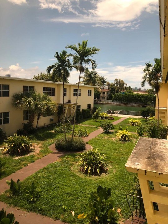 160 S Shore Dr in Miami Beach, FL - Building Photo