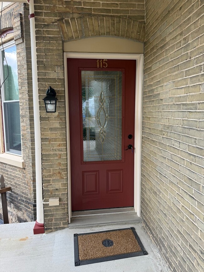 115 E Marion St in Portage, WI - Building Photo - Building Photo