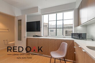 11649 Mayfield Ave, Unit 3C in Los Angeles, CA - Foto de edificio - Building Photo