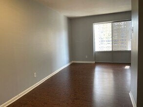 444 S Ashland Ave, Unit B-07 in Lexington, KY - Foto de edificio - Building Photo