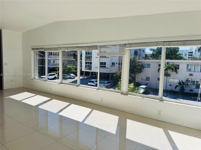 1035 94th St in Bay Harbor Islands, FL - Building Photo - Building Photo