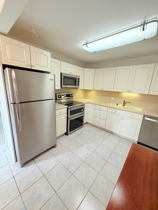 1004 Newcastle A in Boca Raton, FL - Building Photo - Building Photo