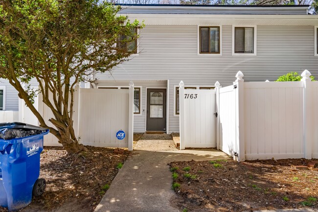 7163 Sandy Creek Dr in Raleigh, NC - Building Photo - Building Photo