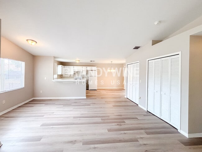 4021 E Louisiana Ave in Tampa, FL - Building Photo - Building Photo