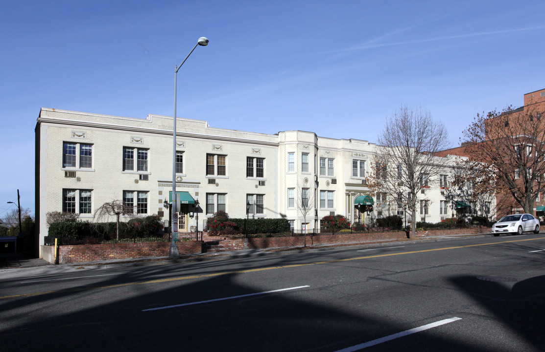 3022-3026 Wisconsin Ave NW in Washington, DC - Foto de edificio