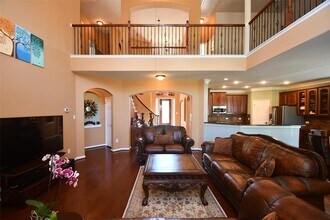 18526 W Laura Shore Dr in Cypress, TX - Foto de edificio - Building Photo