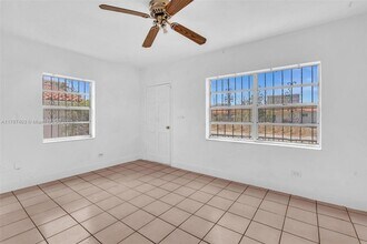 2835 SW 24th St in Miami, FL - Building Photo - Building Photo