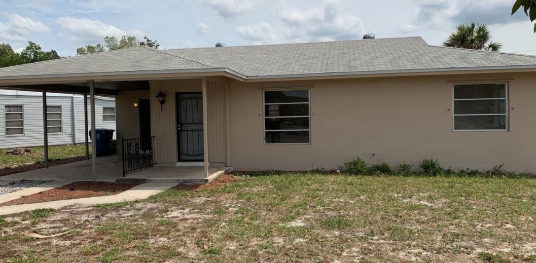 7150 Fair Oaks St in Spring Hill, FL - Building Photo