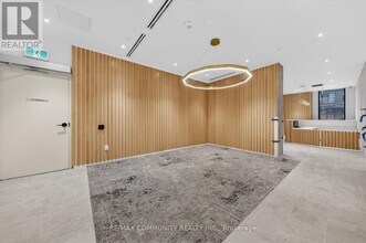 7437 Kingston Rd in Toronto, ON - Building Photo - Building Photo