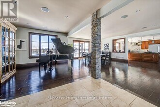 12 Windrose Valley Blvd in Clearview, ON - Building Photo - Building Photo