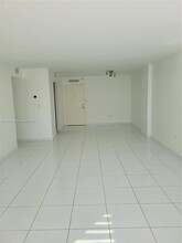 2780 NE 183rd St, Unit 1412 in Aventura, FL - Building Photo - Building Photo