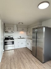 1767 Crater Lake Ave in Medford, OR - Building Photo - Building Photo