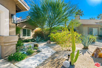 1661 Olga Way in Palm Springs, CA - Building Photo - Building Photo