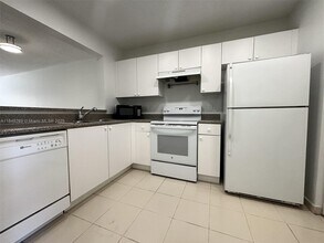 8900 Collins Ave in Surfside, FL - Building Photo - Building Photo