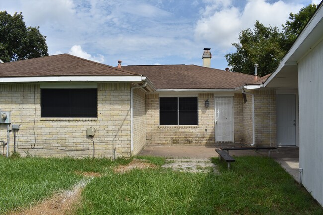 10427 Huntington Wood Dr