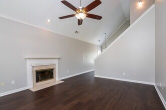8925 Lake Springs Cove in Memphis, TN - Building Photo - Building Photo