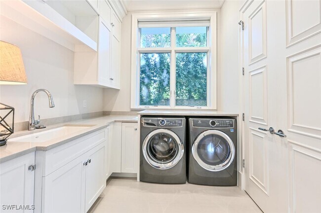 property at 727 Buttonbush Ln