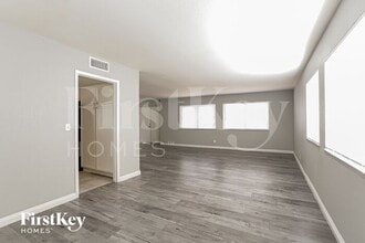 3763 E Hacienda Ave in Las Vegas, NV - Building Photo - Building Photo
