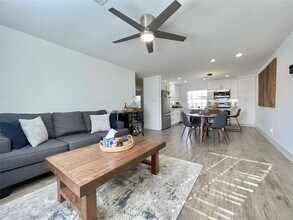 1801 Huldy St in Houston, TX - Building Photo - Building Photo