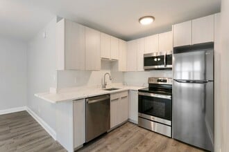 7710 N Sheridan Rd, Unit 101 in Chicago, IL - Foto de edificio - Building Photo