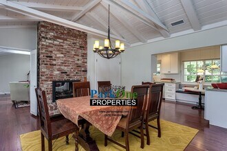 219 Scofield Dr in Moraga, CA - Foto de edificio - Building Photo