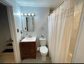 26 Irving St, Unit B in Boston, MA - Building Photo - Building Photo
