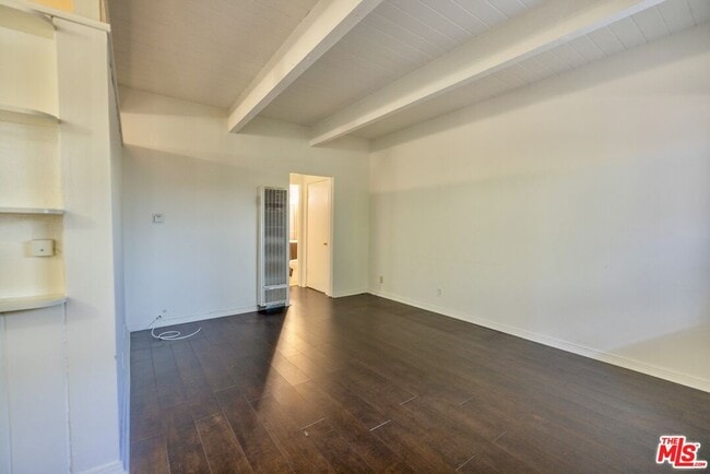 451 S Oakhurst Dr in Beverly Hills, CA - Building Photo - Building Photo
